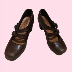 Clarks Brown Mary Jane Heels